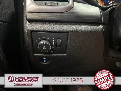 Used 2021 Jeep Grand Cherokee Freedom Edition AWD/4WD image 19