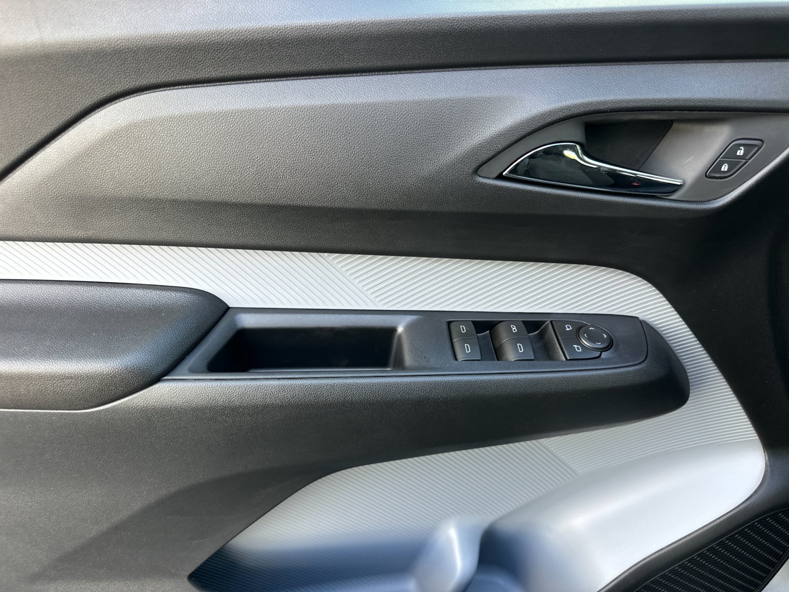 New 2027 Chevrolet Bolt LT FWD image 11