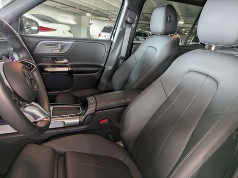 Used 2025 Mercedes-Benz GLB 250 image 19