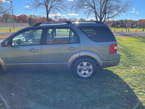 Used 2006 Ford Freestyle SEL image 25