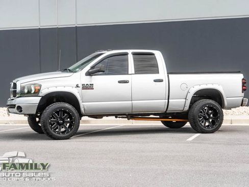 Used 2008 Dodge Ram 2500 Truck SLT w/ Trailer Tow Group AWD/4WD image 4