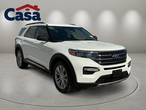 Used 2023 Ford Explorer XLT w/ Equipment Group 202A RWD image 8