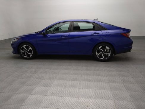 Used 2023 Hyundai Elantra SEL w/ Convenience Package FWD image 3
