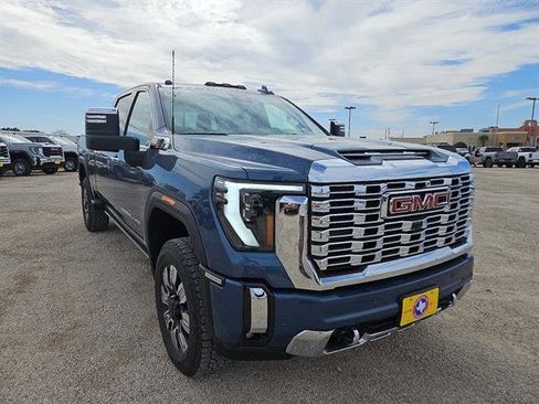New 2025 GMC Sierra 2500 Denali w/ Denali Reserve Package image 23