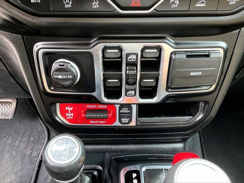 Certified 2023 Jeep Wrangler Rubicon w/ Xtreme 35 Tire Package image 17