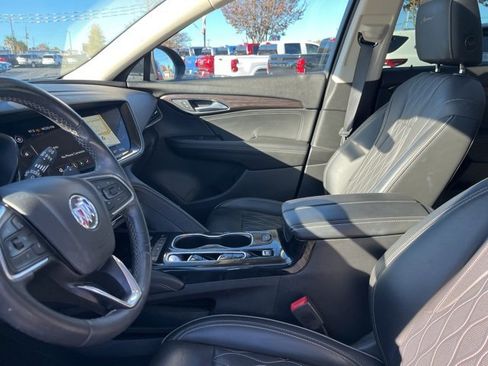 Used 2022 Buick Envision Avenir w/ Technology Package II image 9