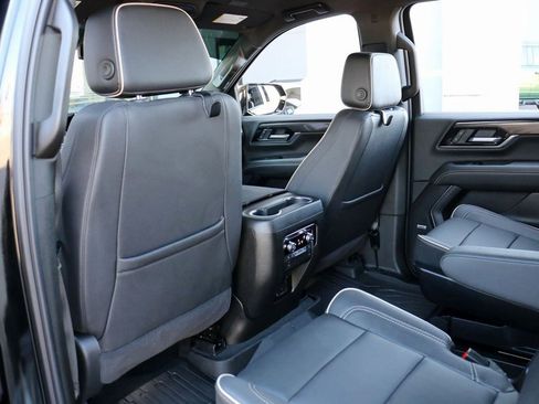 Used 2025 GMC Yukon XL Elevation w/ LPO, Floor Liner Package image 28