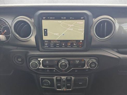Used 2018 Jeep Wrangler Unlimited Sahara AWD/4WD image 11