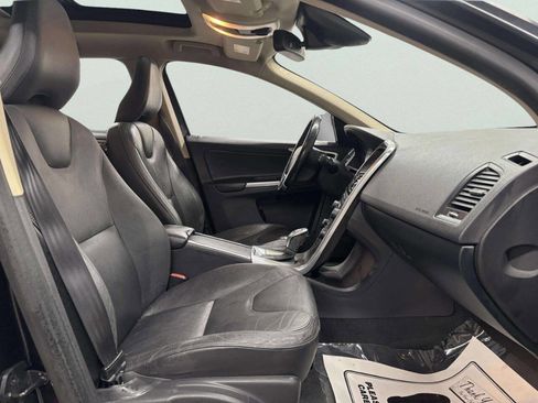 Used 2013 Volvo XC60 3.2 image 22