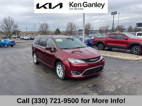 Used 2017 Chrysler Pacifica Touring-L Plus w/ Advanced Safetytec Group image 6