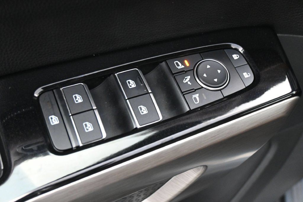 Used 2023 Nissan Pathfinder Platinum AWD/4WD image 4