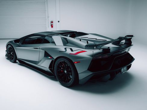 Used 2020 Lamborghini Aventador SVJ image 36