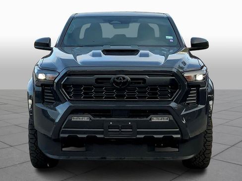 Used 2025 Toyota Tacoma TRD Sport AWD/4WD image 4