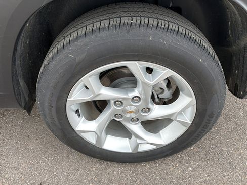 Used 2024 Chevrolet Trax LS w/ LS Convenience Package FWD image 7