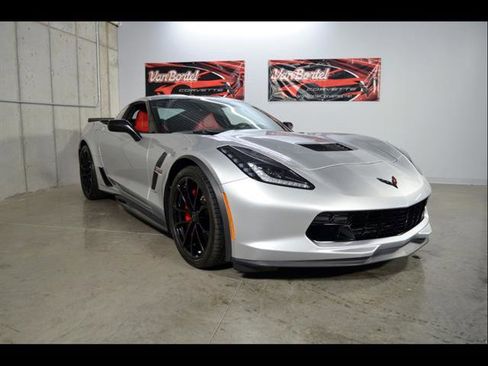 Used 2019 Chevrolet Corvette Grand Sport w/ Grand Sport Heritage Package RWD image 2