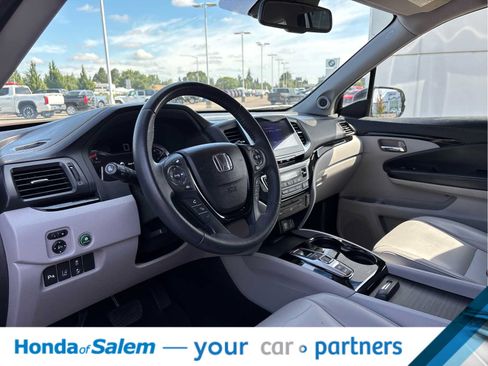 Used 2018 Honda Pilot Touring image 3