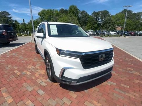 Certified 2023 Honda Pilot Touring image 5