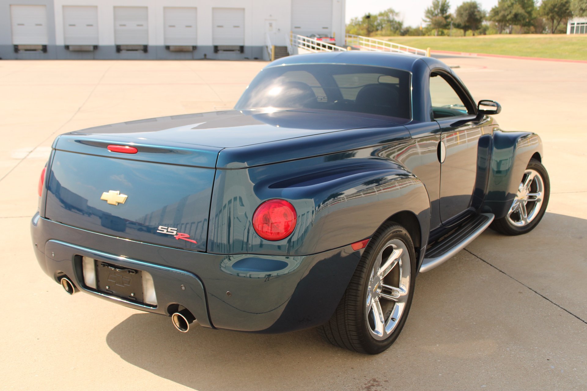 Used 2005 Chevrolet SSR w/ Preferred Equipment Group RWD image 14