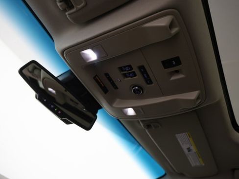 Used 2019 GMC Yukon Denali w/ Denali Ultimate Package image 25