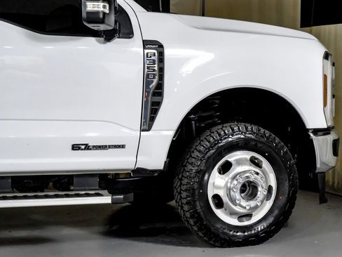 Used 2024 Ford F350 Lariat w/ FX4 Off-Road Package image 7