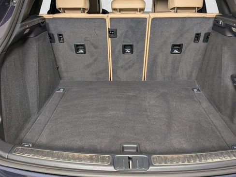 Certified 2023 Porsche Macan AWD/4WD image 22