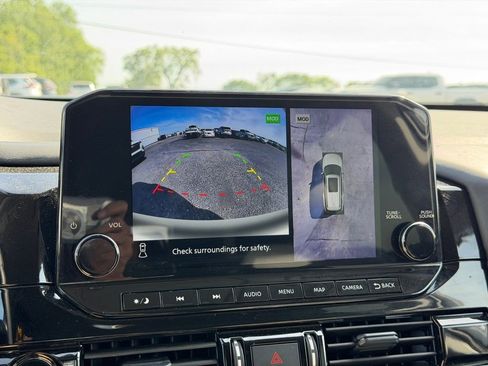 Used 2025 Nissan Pathfinder SL w/ Cargo Package image 27