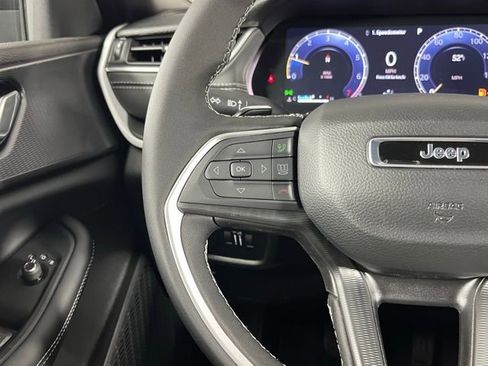 New 2025 Jeep Grand Cherokee Laredo X w/ Luxury Tech Group I image 14