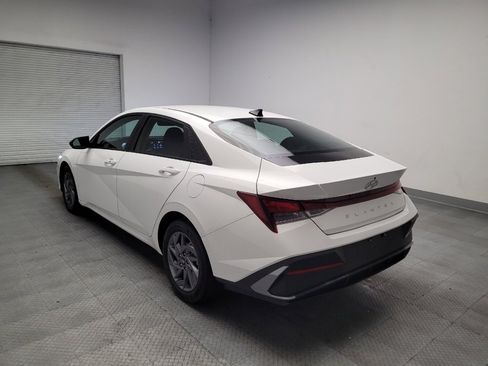 Used 2024 Hyundai Elantra SEL FWD image 5