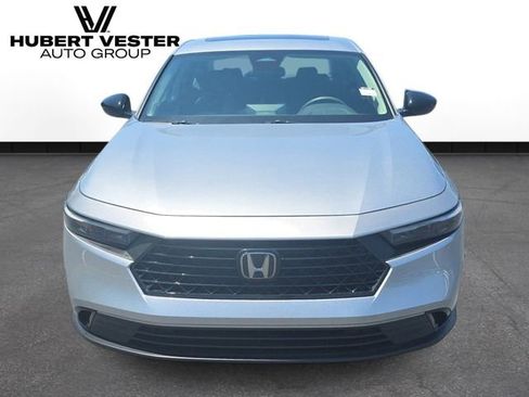Used 2025 Honda Accord SE image 3