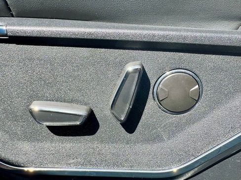 Used 2022 Ford F150 Lightning Platinum AWD/4WD image 17