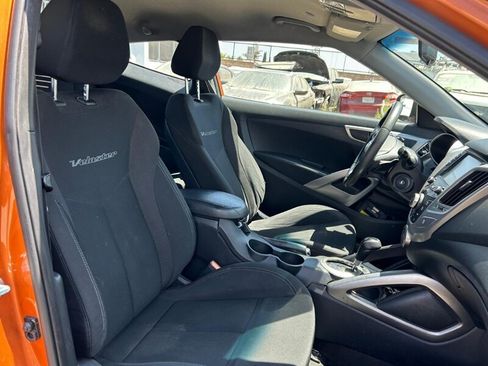 Used 2017 Hyundai Veloster FWD image 24