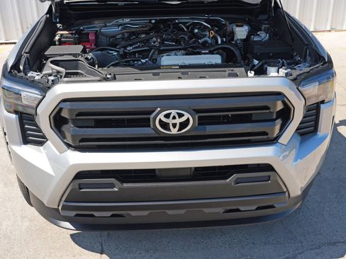 Used 2024 Toyota Tacoma SR image 6