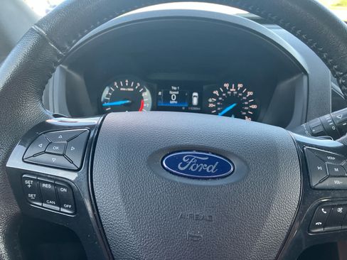 Used 2017 Ford Explorer XLT FWD image 14