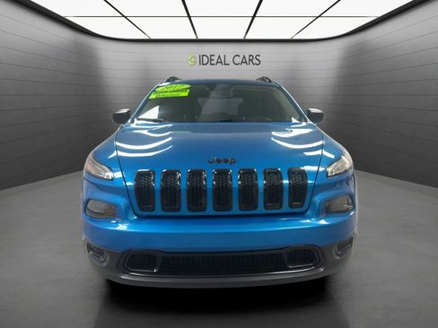 Used 2017 Jeep Cherokee Sport FWD image 2