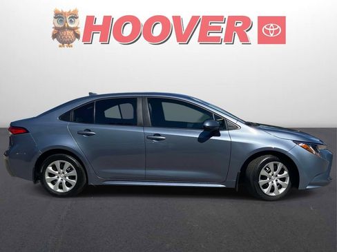 Used 2025 Toyota Corolla LE FWD image 2