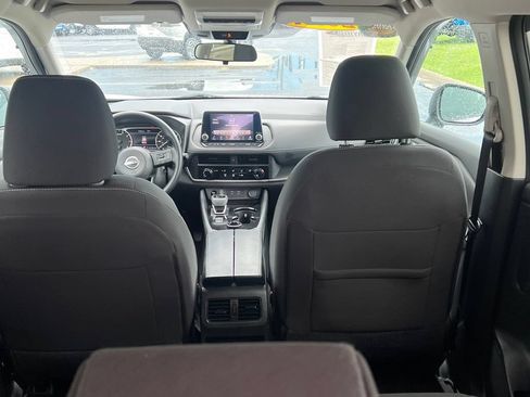 Used 2024 Nissan Rogue S AWD/4WD image 14
