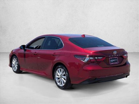 Used 2022 Toyota Camry LE FWD image 8