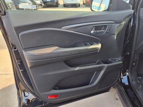 Used 2025 Honda Ridgeline RTL image 17