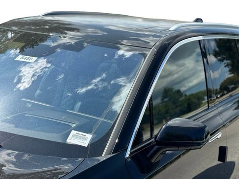 New 2026 Cadillac Vistiq Premium Luxury image 11