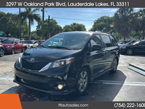 Used 2014 Toyota Sienna SE FWD image 6