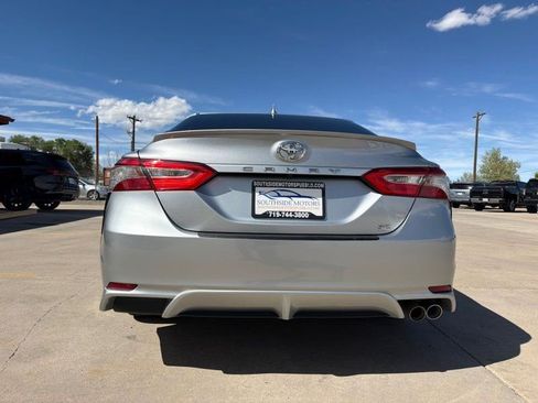 Used 2019 Toyota Camry SE w/ Accessory Appearance Package FWD image 5