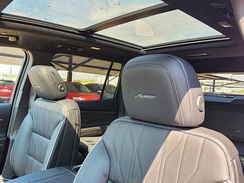 New 2026 Buick Enclave Avenir w/ Super Cruise Package image 17