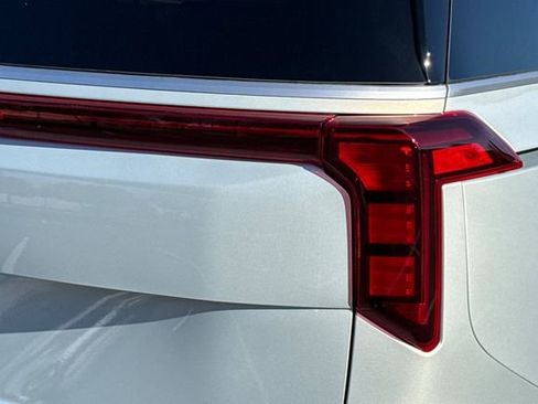New 2026 Kia Carnival EX FWD image 35