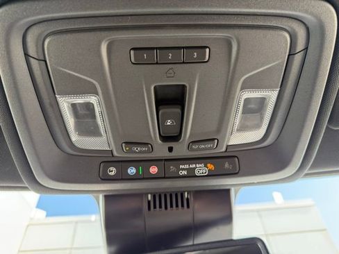 Used 2024 GMC Sierra 2500 AT4 w/ AT4 Preferred Package image 28