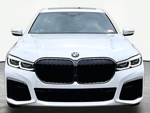 Used 2022 BMW 750i xDrive w/ Executive Package AWD/4WD image 3