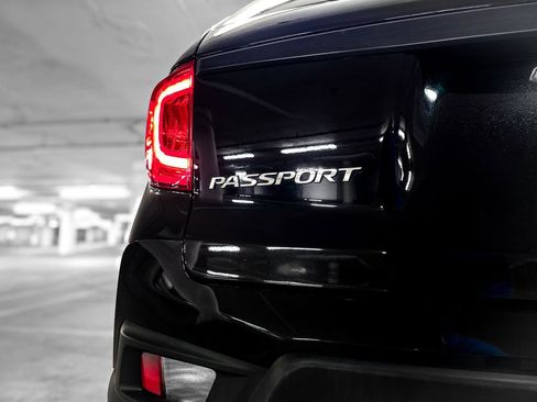 Used 2023 Honda Passport EX-L image 9