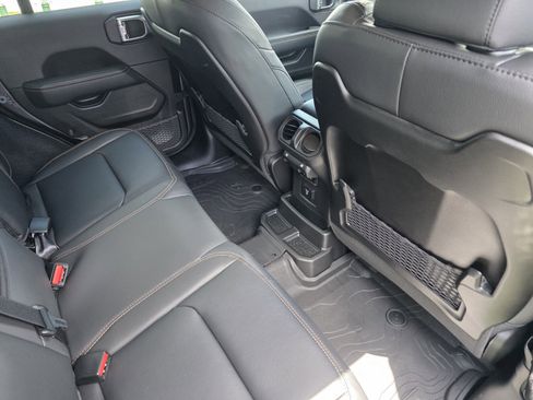 Used 2026 Jeep Wrangler Sahara image 30