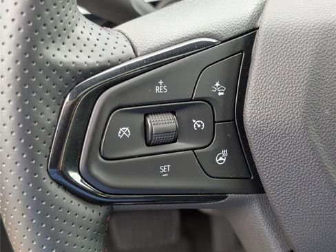 Used 2025 Chevrolet Trax RS w/ Sunroof Package FWD image 21