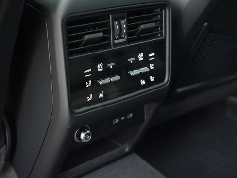 Certified 2026 Porsche Cayenne S AWD/4WD image 31