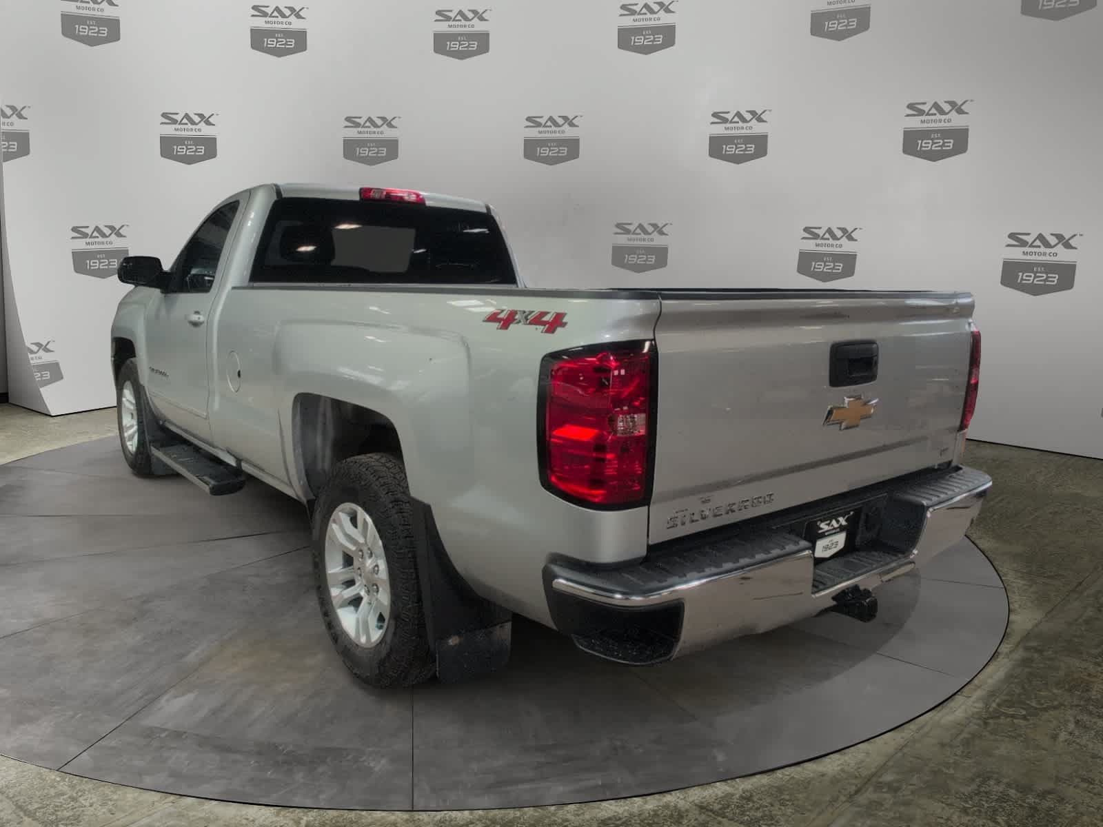 Used 2018 Chevrolet Silverado 1500 LT w/ LT Convenience Package AWD/4WD image 3